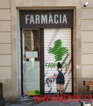 Graffiti Persiana Farmacia Barcelona 300x100000